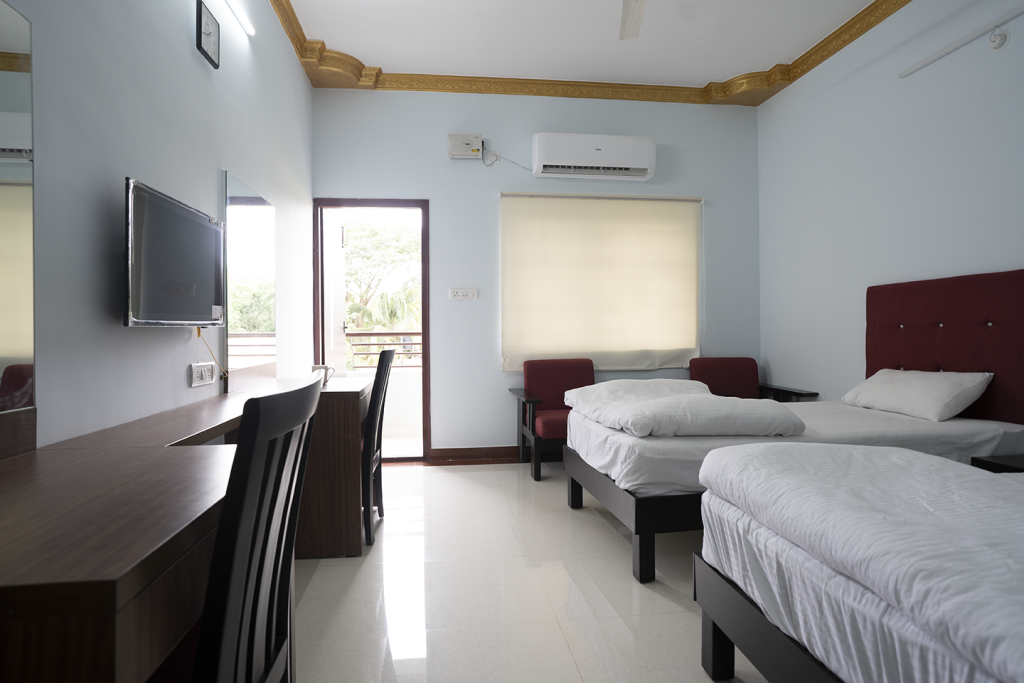 Double Deluxe – Sheshadri Bhavan