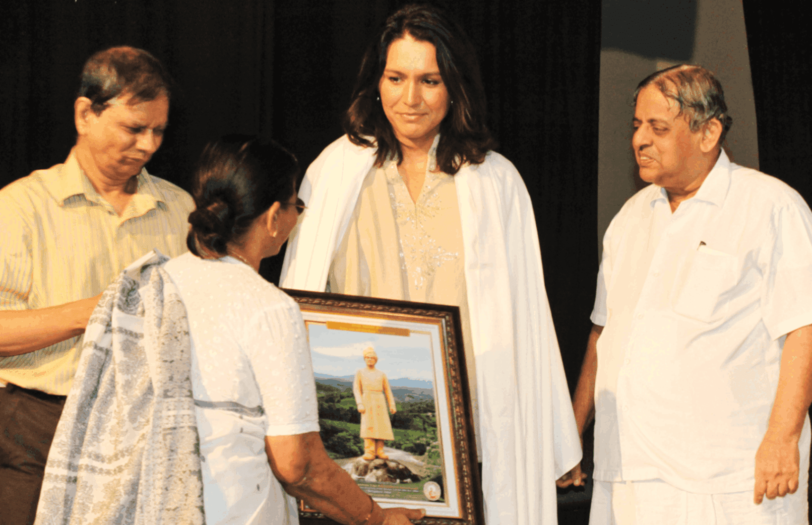 2014 – Ms. Tulsi Gabbard, US Representative, in Prashanti